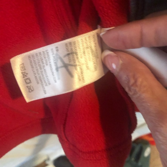 Red Chic Filet Fleece Size Medium - Picture 8 of 13